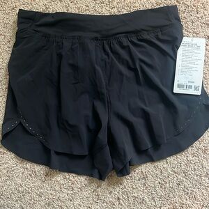 Lululemon Fast and Free classic short NWT